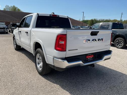 Bright White Clearcoat 2026 RAM 1500 Big Horn/Lone Star