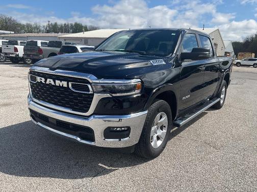 Diamond Black Crystal Pearlcoat 2025 RAM 1500 Big Horn/Lone Star