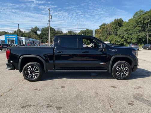 2022 GMC Sierra 1500 4WD Crew Cab Short Box AT4