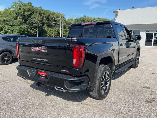 2022 GMC Sierra 1500 4WD Crew Cab Short Box AT4