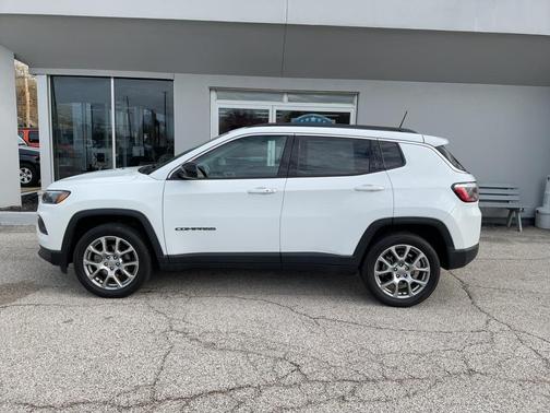2022 Jeep Compass Latitude Lux