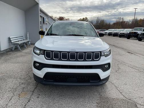 2022 Jeep Compass Latitude Lux