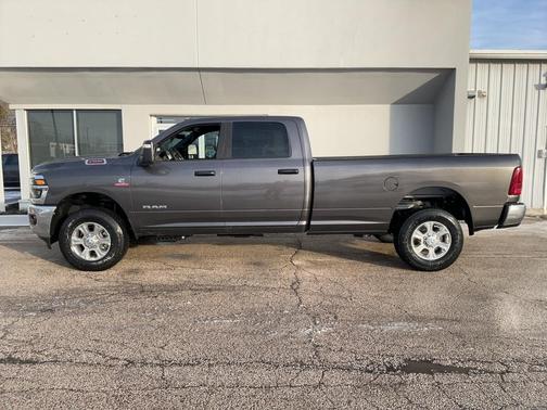 2026 RAM 2500 Big Horn Crew Cab 4x4 8' Box