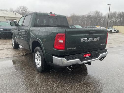 Serrano Green Metallic 2026 RAM 1500 Big Horn/Lone Star