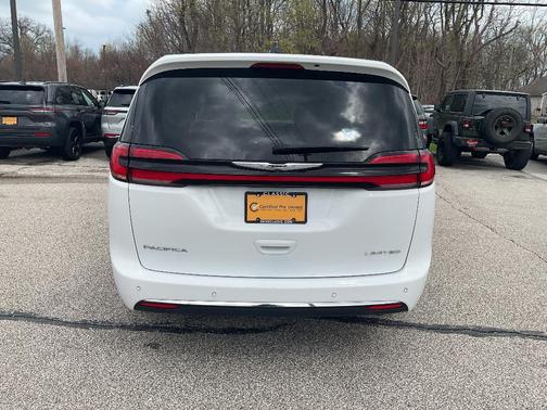2024 Chrysler Pacifica Limited