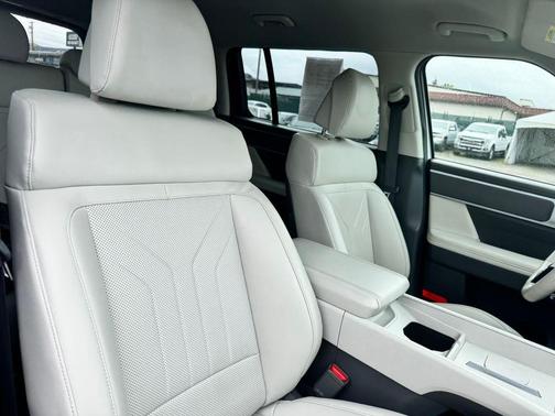 White 2024 Hyundai SANTA FE SEL
