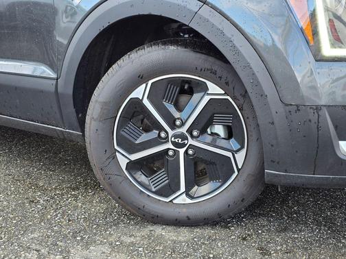 2025 Kia Niro LX