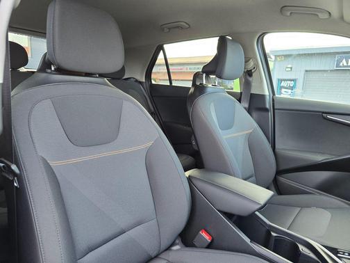 2025 Kia Niro LX