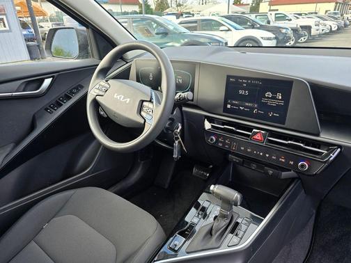 2025 Kia Niro LX