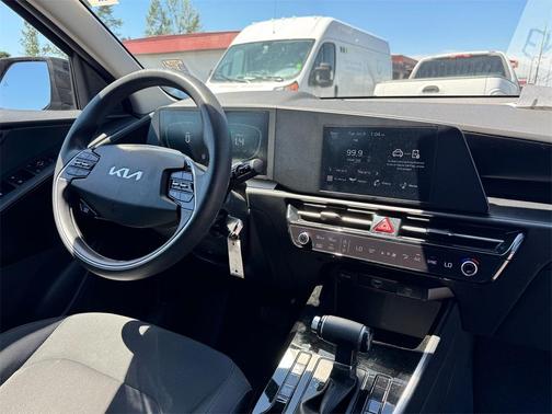 2023 Kia Niro LX