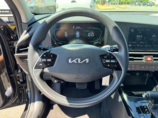 2023 Kia Niro LX