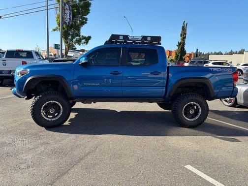 Blazing Blue 2016 Toyota Tacoma TRD Off Road