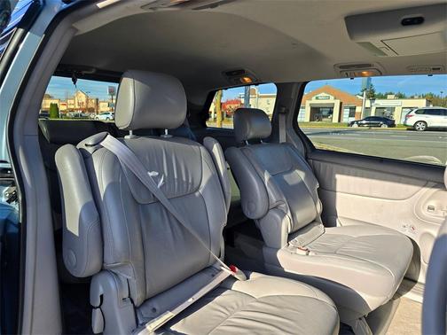 2008 Toyota Sienna XLE