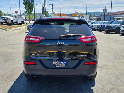 2016 Jeep Cherokee Sport