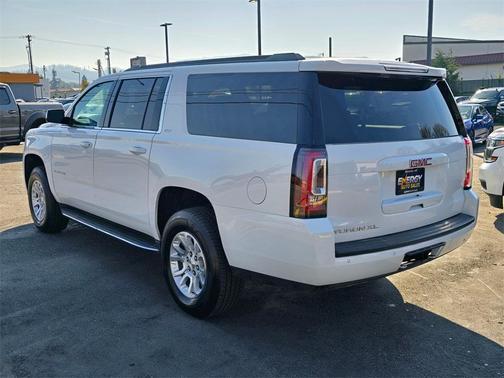 2017 GMC Yukon XL SLT
