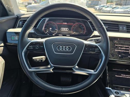 2021 Audi e-tron Prestige