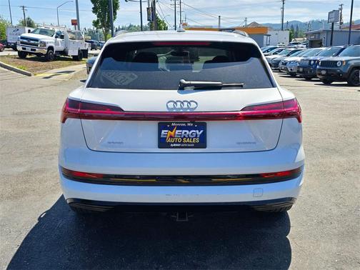 2021 Audi e-tron Prestige