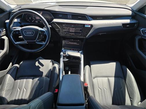 2021 Audi e-tron Prestige