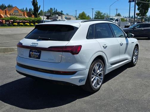 2021 Audi e-tron Prestige