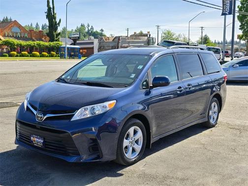 2020 Toyota Sienna LE