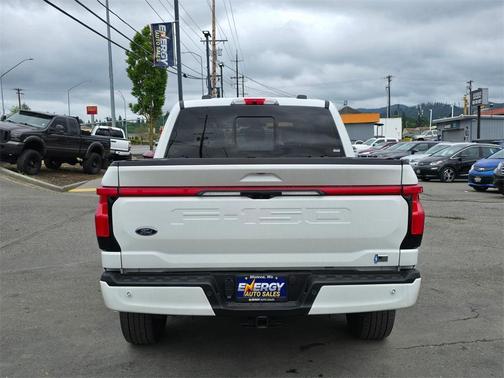 2022 Ford F-150 Lightning Platinum