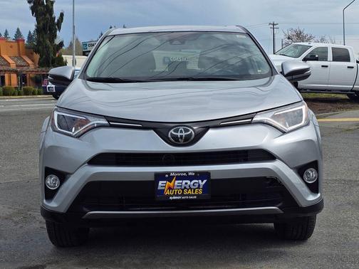 Silver Sky Metallic 2018 Toyota RAV4 XLE