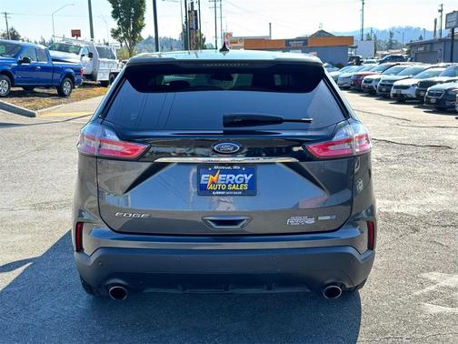 2020 Ford Edge SE