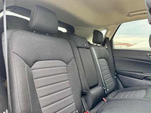 2020 Ford Edge SE