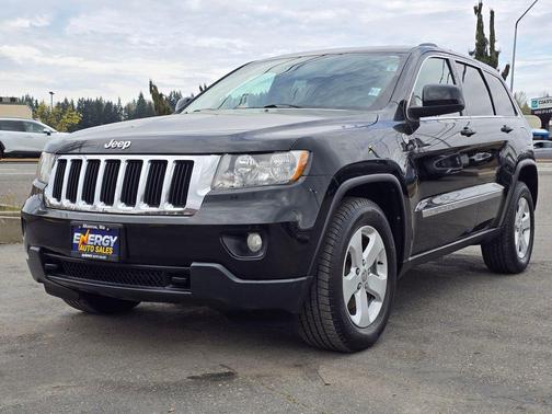Black Forest Green Pearlcoat 2013 Jeep Grand Cherokee Laredo