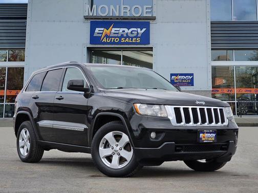 Black Forest Green Pearlcoat 2013 Jeep Grand Cherokee Laredo