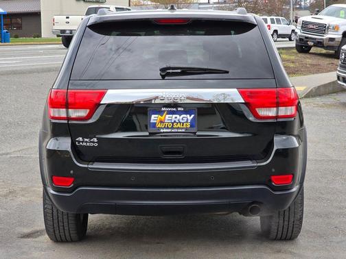 Black Forest Green Pearlcoat 2013 Jeep Grand Cherokee Laredo