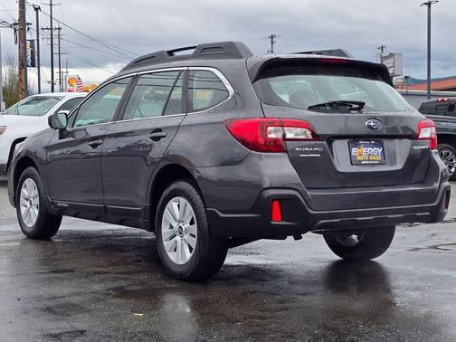 Magnetite Gray Metallic 2018 Subaru Outback 2.5i