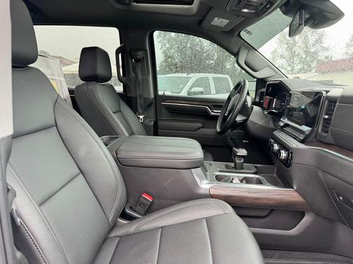 Summit White 2025 GMC Sierra 1500 SLT