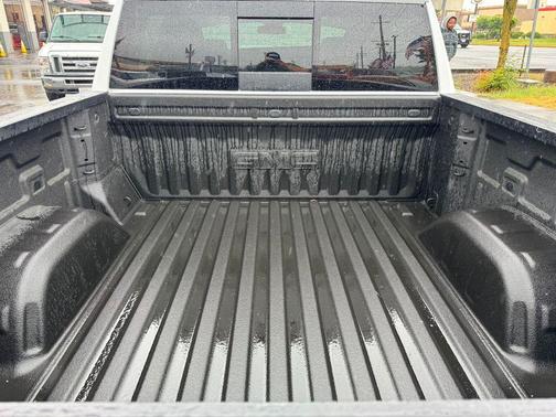 Summit White 2025 GMC Sierra 1500 SLT