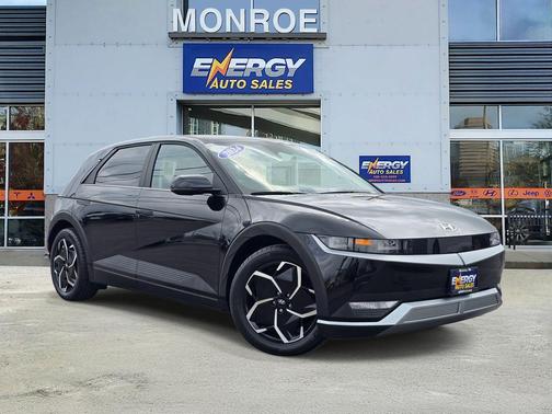 Black 2024 Hyundai IONIQ 5 SE