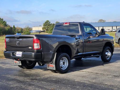 2024 RAM 3500 Tradesman Regular Cab 4x4 8' Box