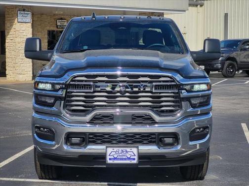 2025 RAM 2500 Tradesman Crew Cab 4x4 6'4' Box