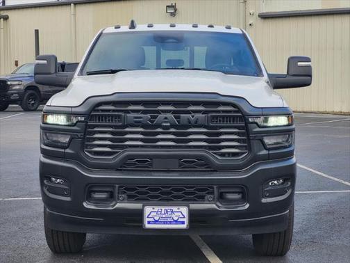 2025 RAM 2500 Tradesman Crew Cab 4x4 8' Box
