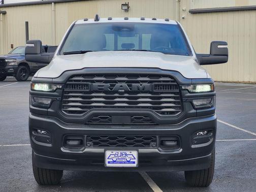 2025 RAM 2500 Tradesman Crew Cab 4x4 8' Box