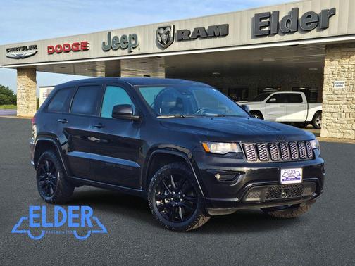 Diamond Black Crystal Pearlcoat 2022 Jeep Grand Cherokee Laredo