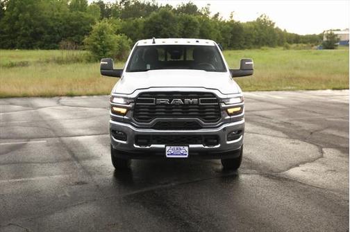 2025 RAM 2500 Tradesman Crew Cab 4x4 6'4' Box