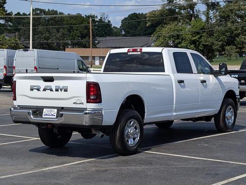2025 RAM 2500 Tradesman Crew Cab 4x4 8' Box