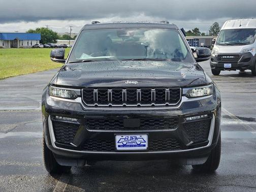Diamond Black Crystal Pearlcoat 2026 Jeep Grand Cherokee L Limited