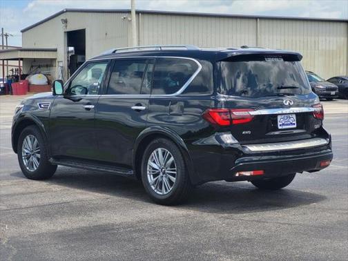 2023 INFINITI QX80 Luxe