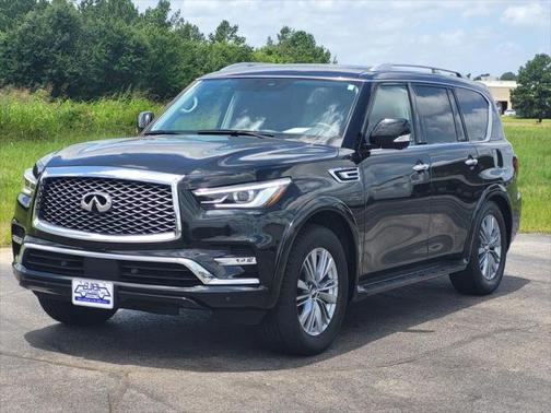 2023 INFINITI QX80 Luxe