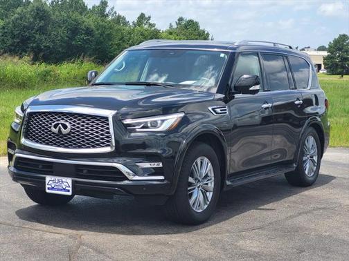 2023 INFINITI QX80 Luxe