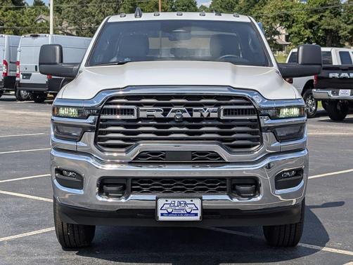 2025 RAM 2500 Tradesman Crew Cab 4x4 8' Box