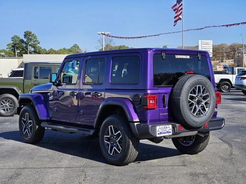 2026 Jeep Wrangler 4-Door Sahara 4x4