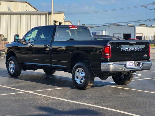2025 RAM 2500 Tradesman Crew Cab 4x4 8' Box
