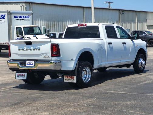 2025 RAM 3500 Tradesman Crew Cab 4x4 8' Box